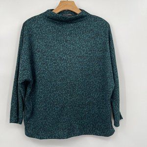 Banana republic women’s sweater funnel neck green animal print size small